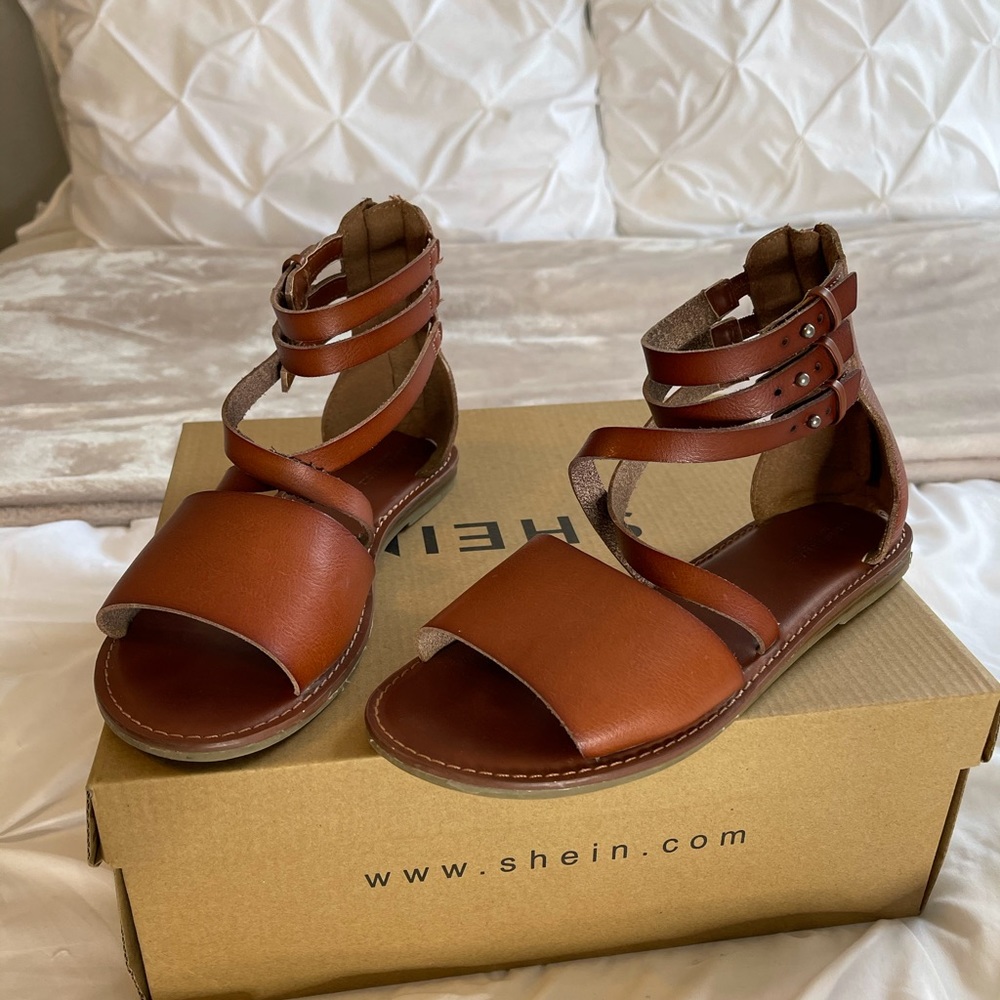 American Eagle Sandals